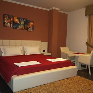 Mustang Hotel