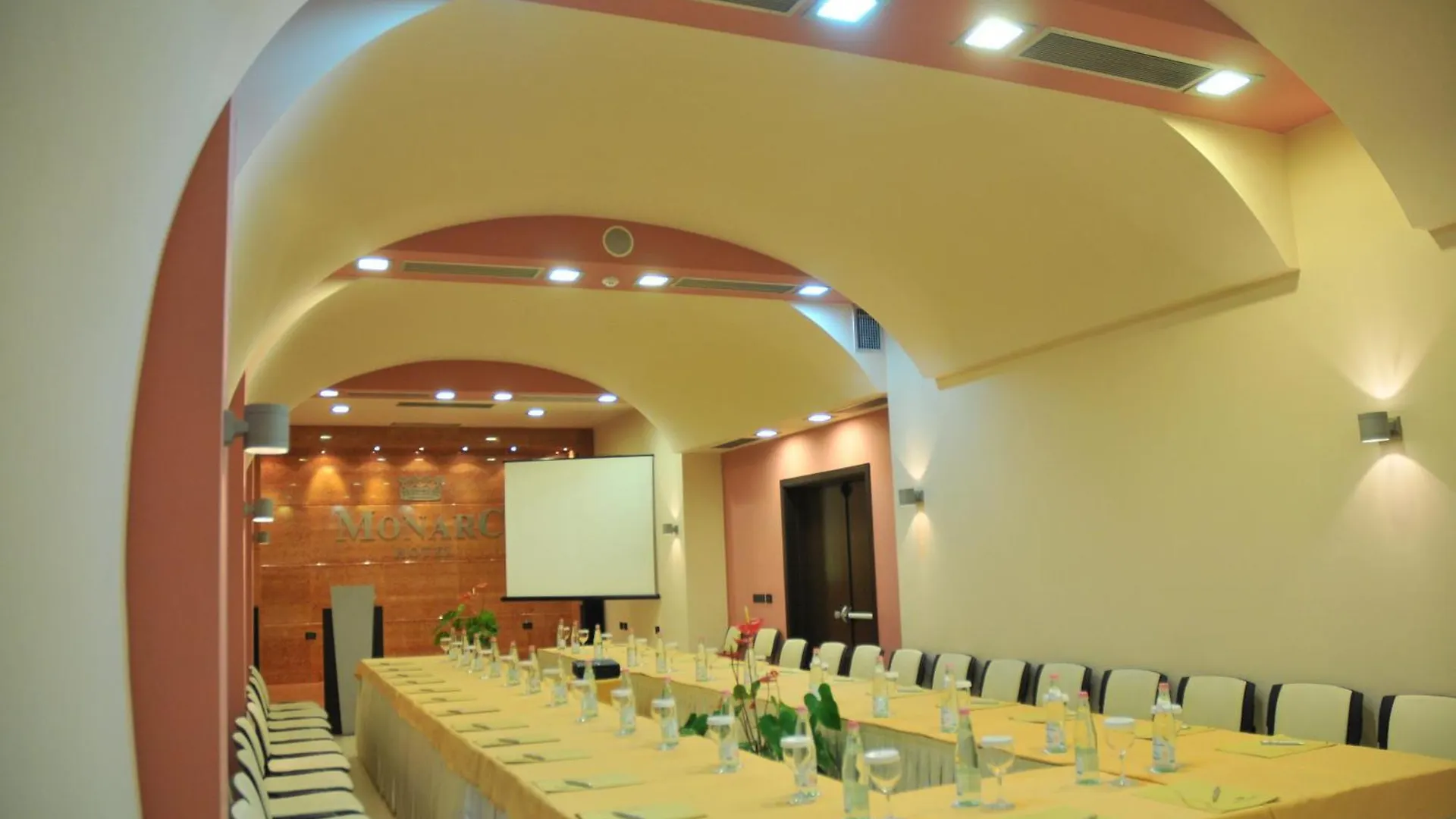 Monarc Hotel Tirana