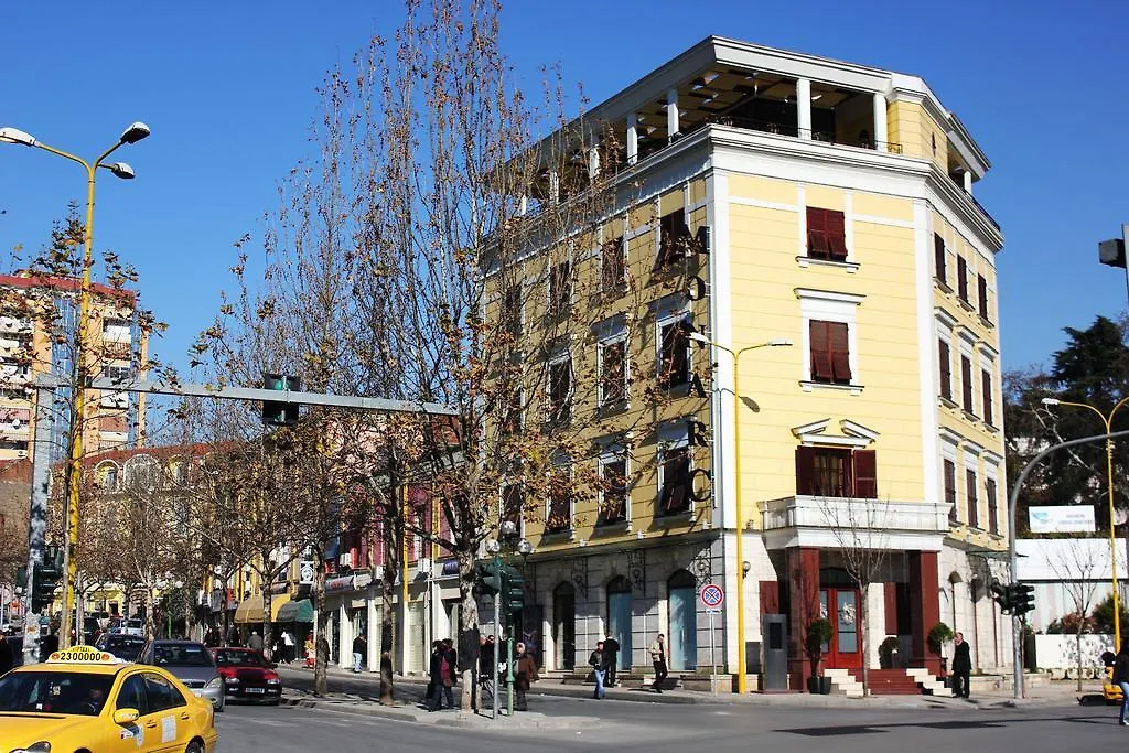 Monarc Hotel Tirana 4*,